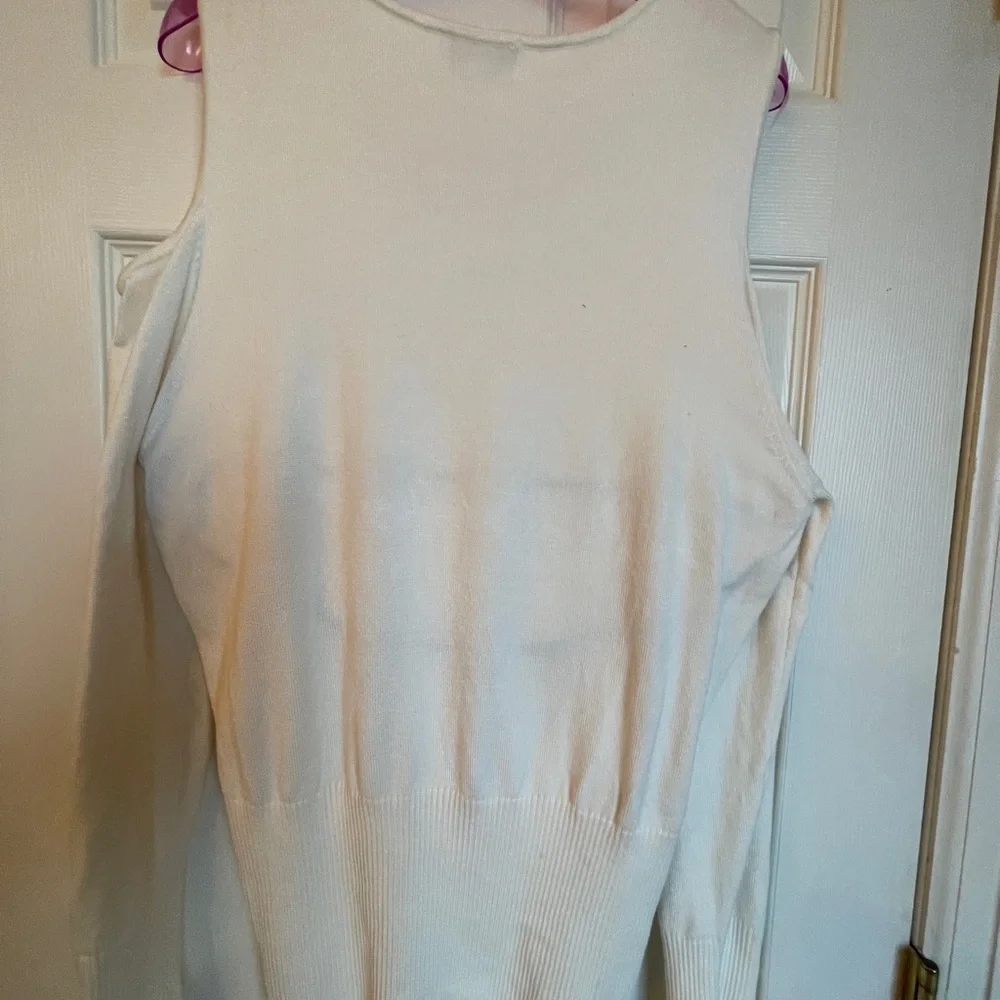 Bisou Bisou Michele Bohbot Ivory Cold Shoulder‎ Knit Top XL